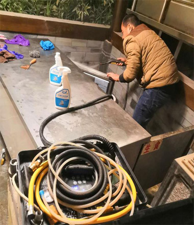 為(wèi)巴江風情火鍋店(diàn)提供陝西家電(diàn)清洗業務(wù)和空調清洗業務(wù)